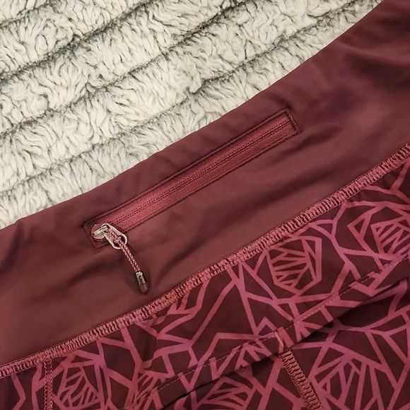 Lululemon Speed Short *4-way Stretch 2.5"Posey Red Grape Bordeaux Drama sz 8! - Picture 12 of 13